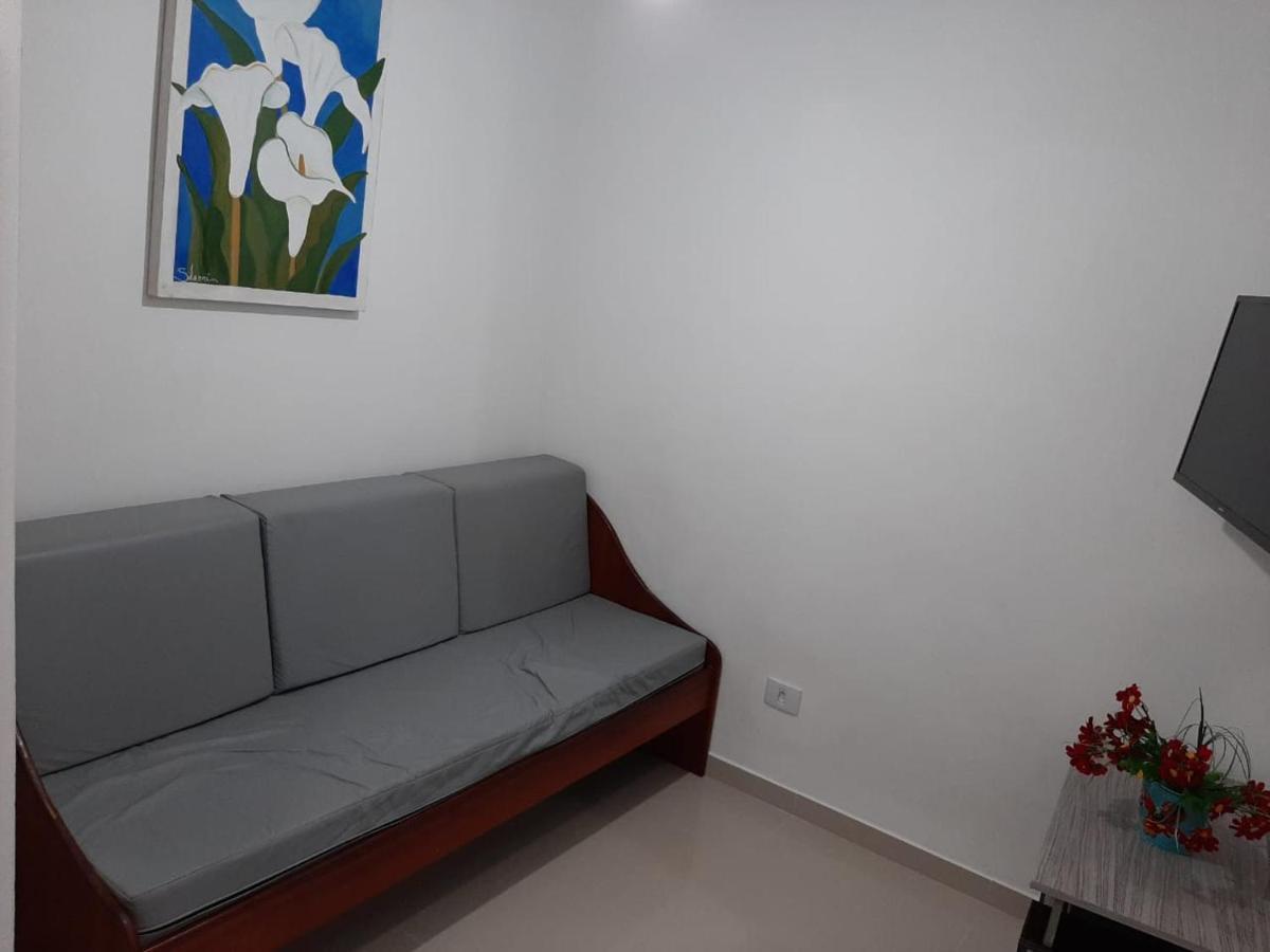 Apartamento Condomínio baia dos golfinhos Apto 211 *