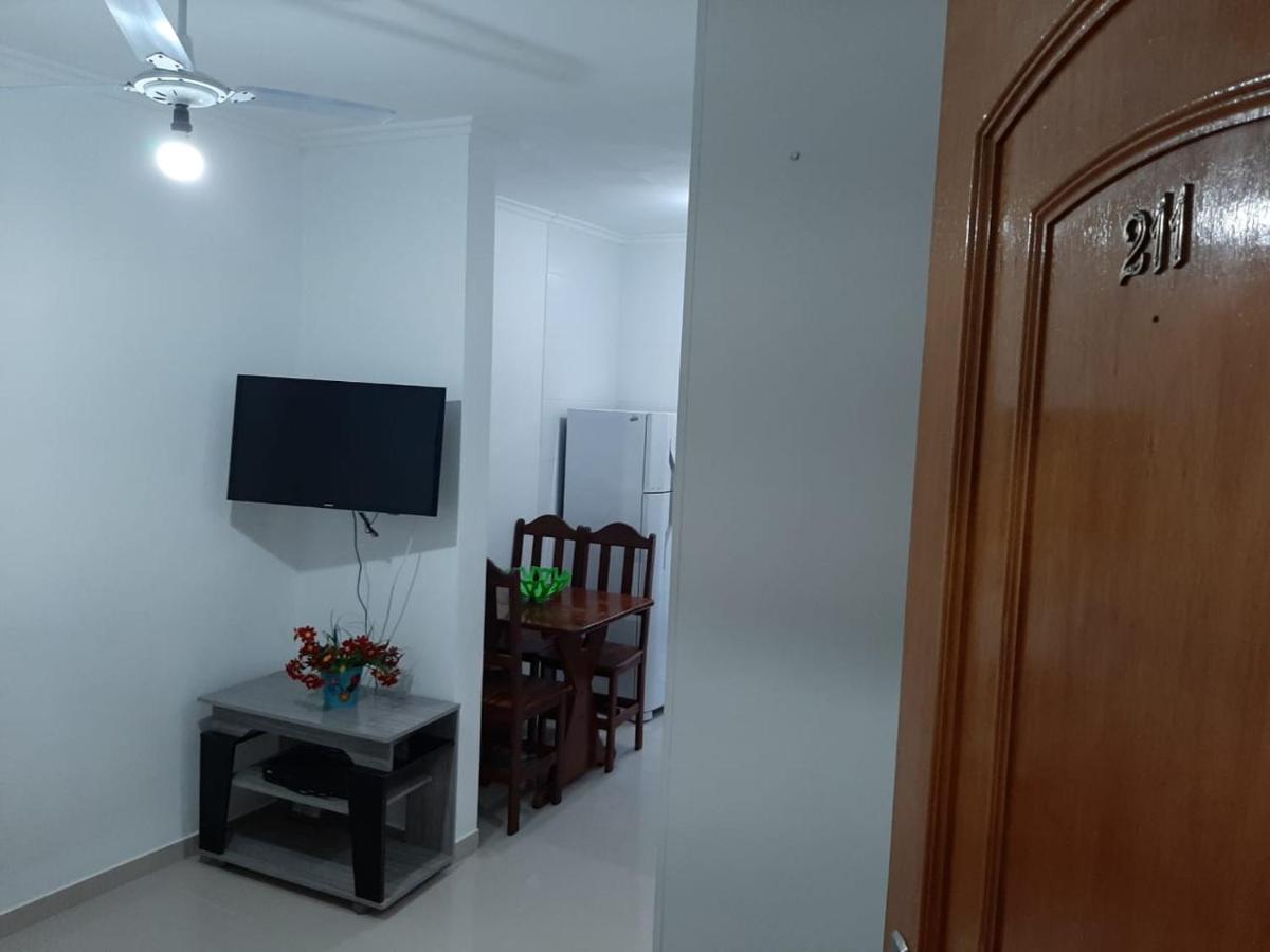 Condomínio baia dos golfinhos Apto 211 Apartamento Ubatuba